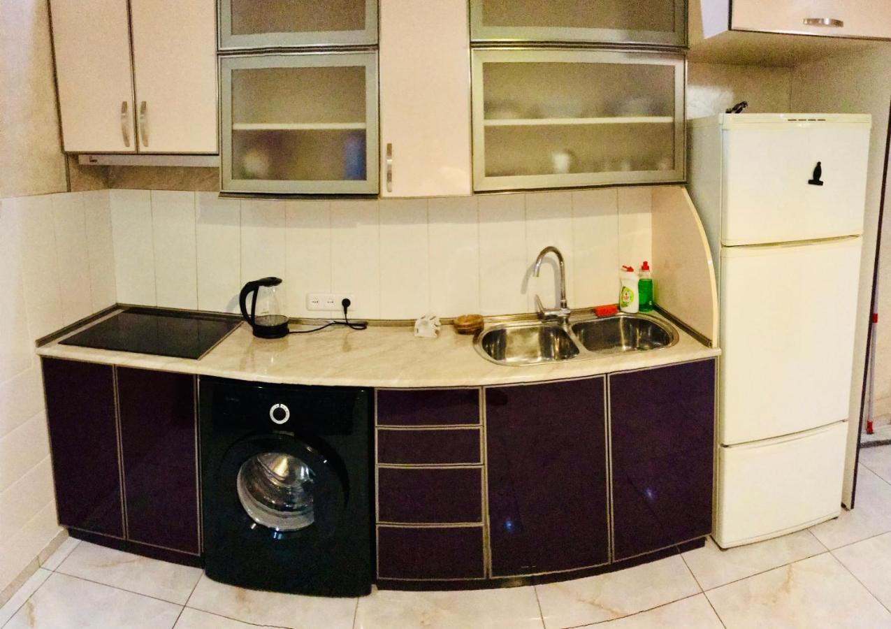 Luxury Apartment With Jacuzzi On Republic Square Erevan Esterno foto