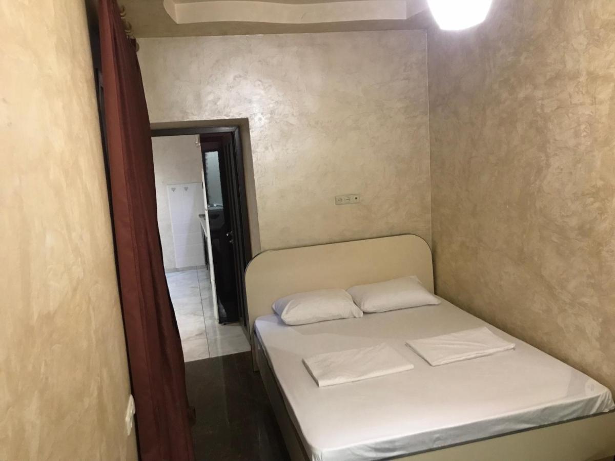 Luxury Apartment With Jacuzzi On Republic Square Erevan Esterno foto