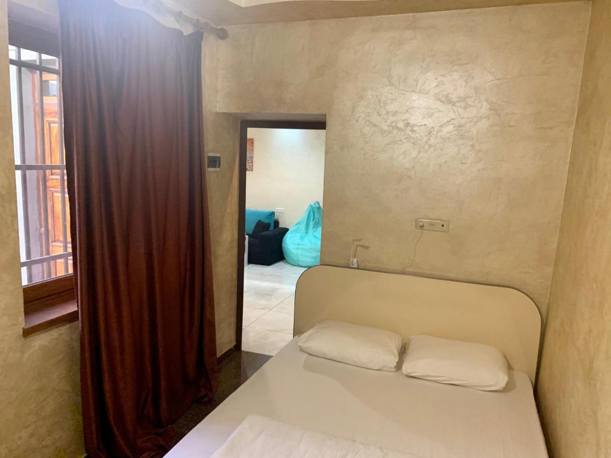 Luxury Apartment With Jacuzzi On Republic Square Erevan Esterno foto