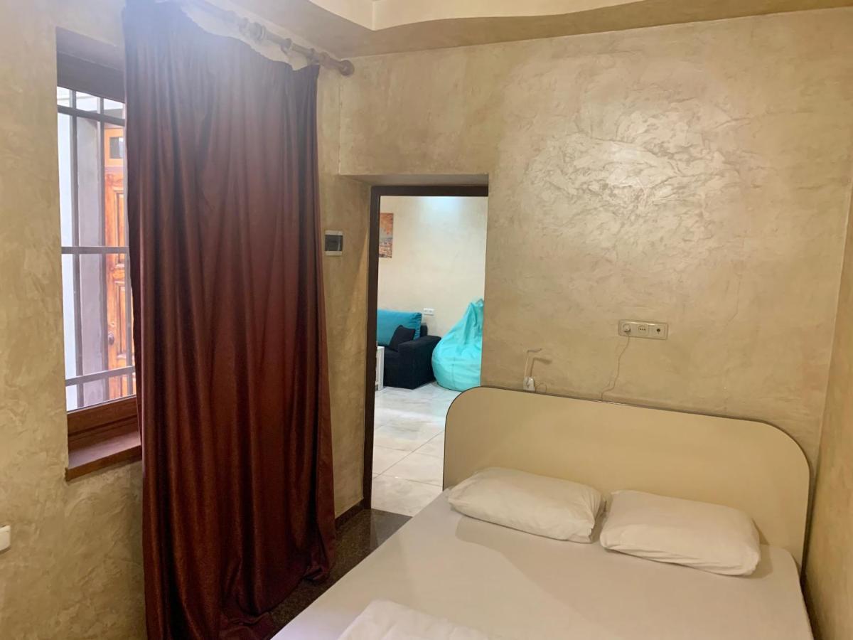 Luxury Apartment With Jacuzzi On Republic Square Erevan Esterno foto