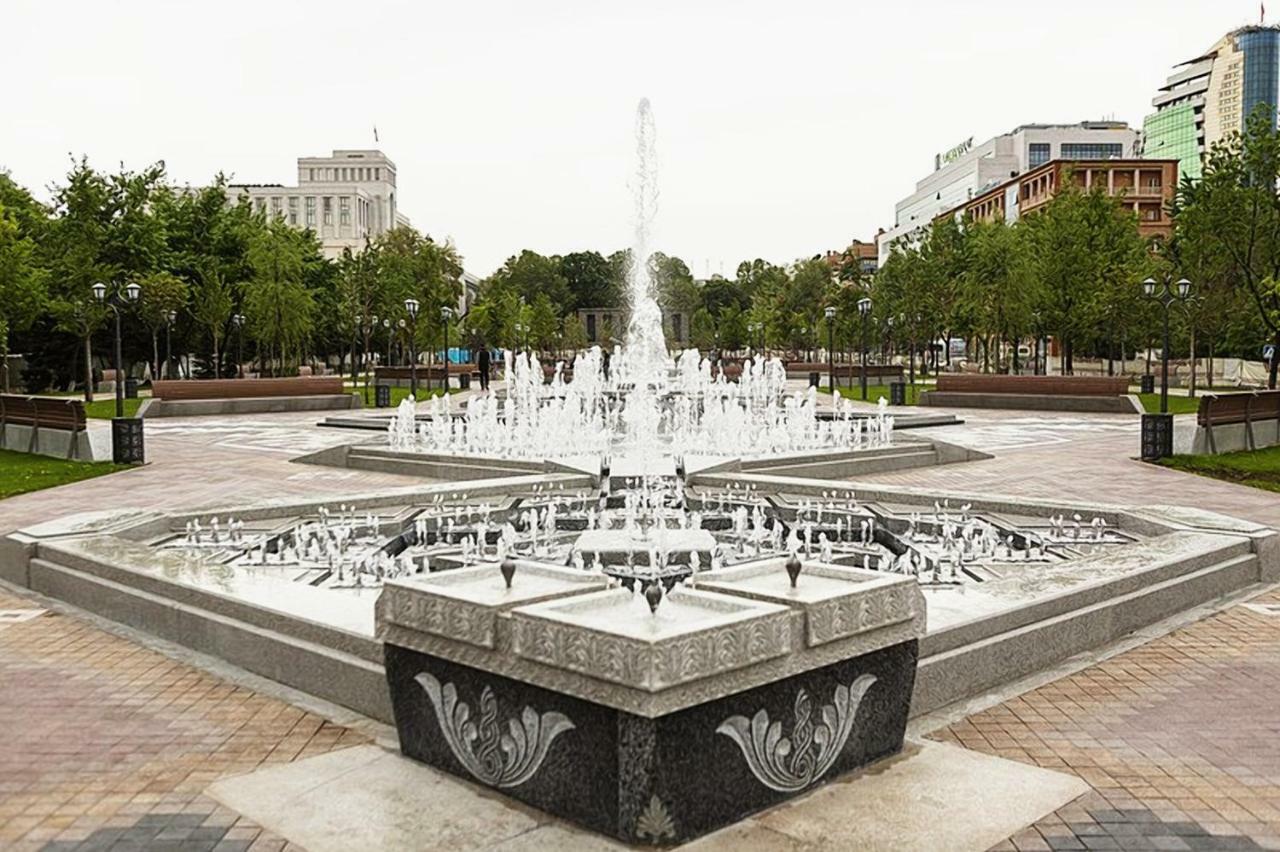 Luxury Apartment With Jacuzzi On Republic Square Erevan Esterno foto